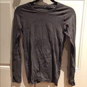 Lululemon grey long sleeve T-shirt